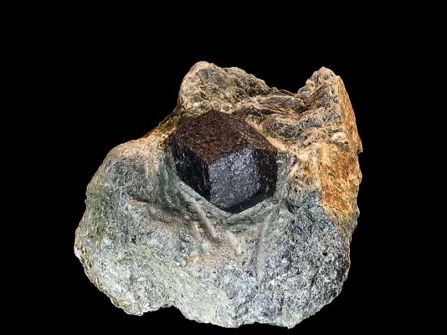 Mineral photo of Almandine from locality Granatenkogel, Austria