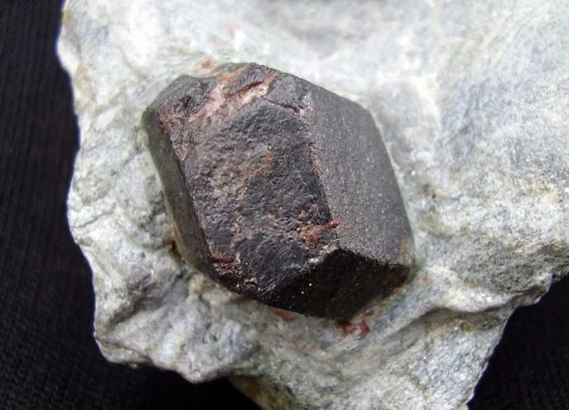 Mineral photo of Almandine from locality Pfitscher Joch (Vizze Pass), South Tyrol, Italy