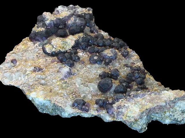 Mineral photo of Fluorite, Quartz from locality Cínovec, Czech Republic
