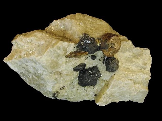 Monazite-(Ce), Rutile (var. strüverite)