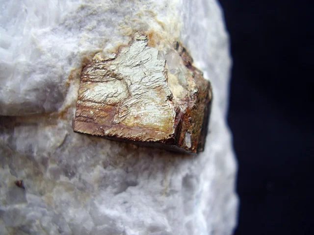 Baryte, Pyrite