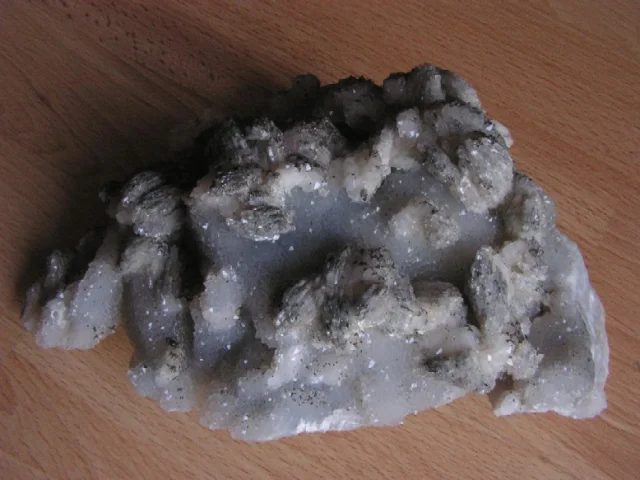 Mineral photo of Baryte, Pyrite, Quartz from locality Běstvina, Czech Republic