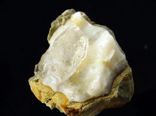 Quartz (var. rock crystal)