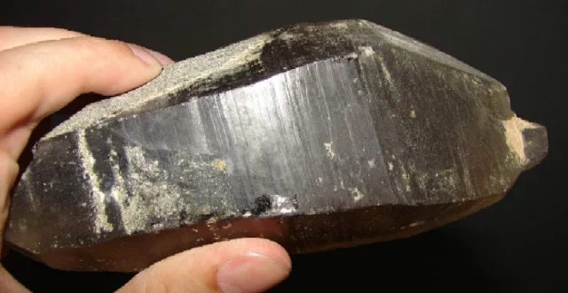 Mineral photo of Quartz (var. smoky) from locality Maoritu, Mongolia