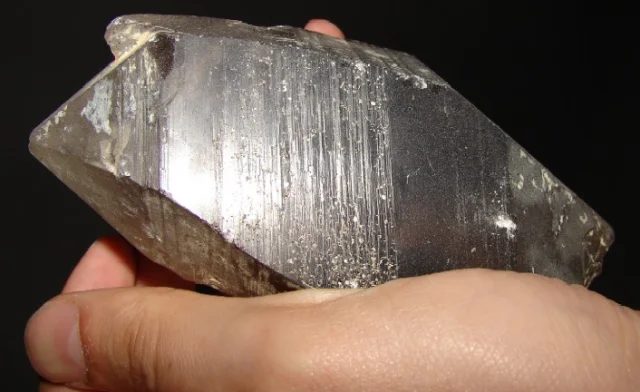 Mineral photo of Quartz (var. smoky) from locality Maoritu, Mongolia