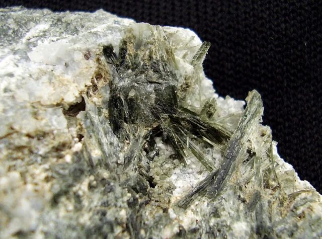 Mineral photo of Tremolite from locality Polnička, Czech Republic