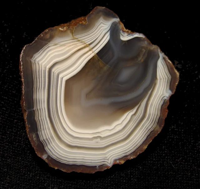 Mineral photo of Agate from locality Morcinov, Czech Republic