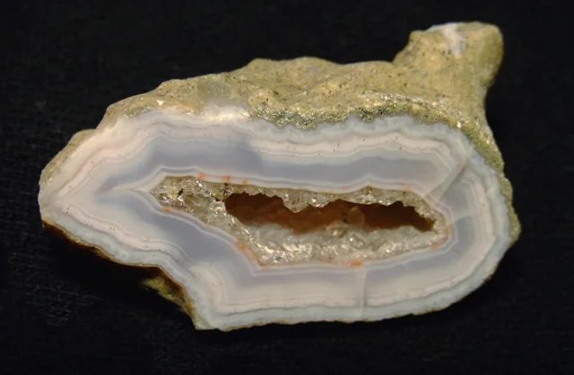 Mineral photo of Agate from locality Lom Hvězda, Czech Republic