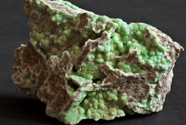 Mineral photo of Fluorapatite from locality Kovdar, Russia