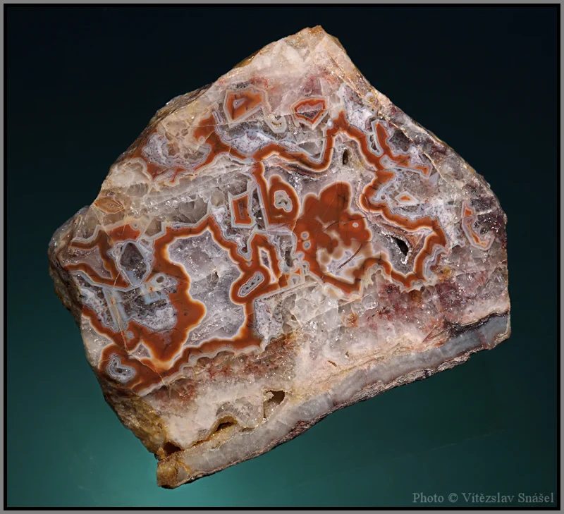 Mineral photo of Agate from locality Horní Halže, Czech Republic