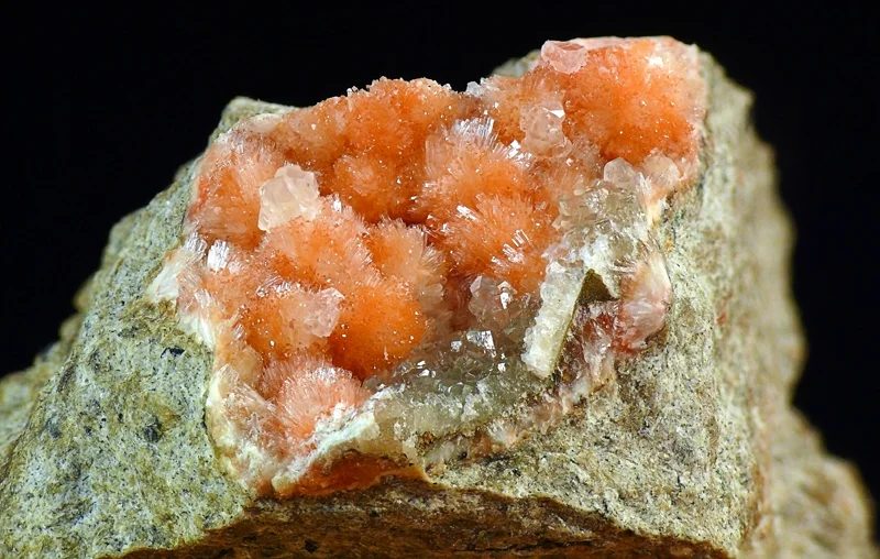 Mineral photo of Calcite, Natrolite from locality Mariánská skála, Ustí nad Labem, Czech Republic