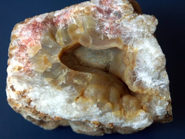 Quartz (var. chalcedony)