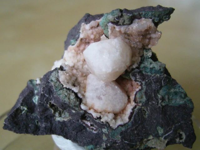 Mineral photo of Analcime from locality Morcinov, Czech Republic