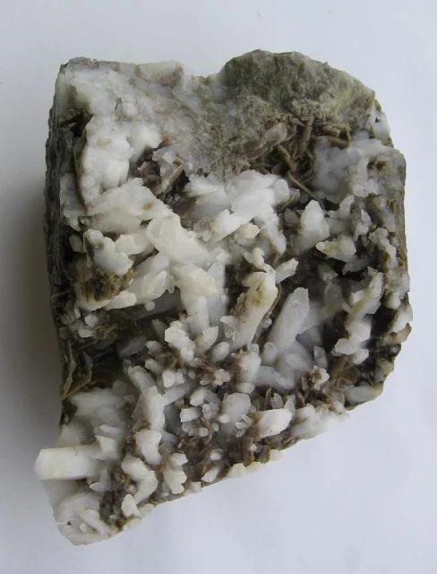 Axinite, Quartz