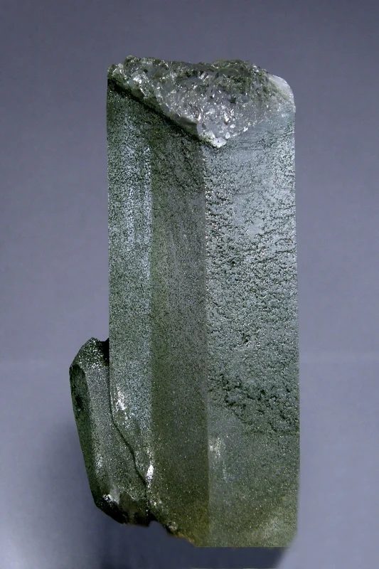 Mineral photo of Chlorite, Quartz (var. rock crystal) from locality Grimsel, Switzerland