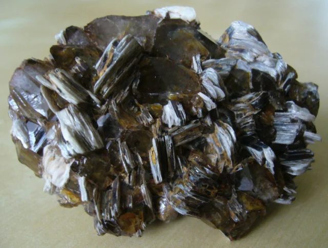 Muscovite, Quartz (var. smoky)