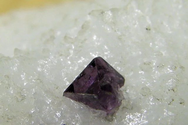 Mineral photo of Spinel from locality Krty, Czech Republic