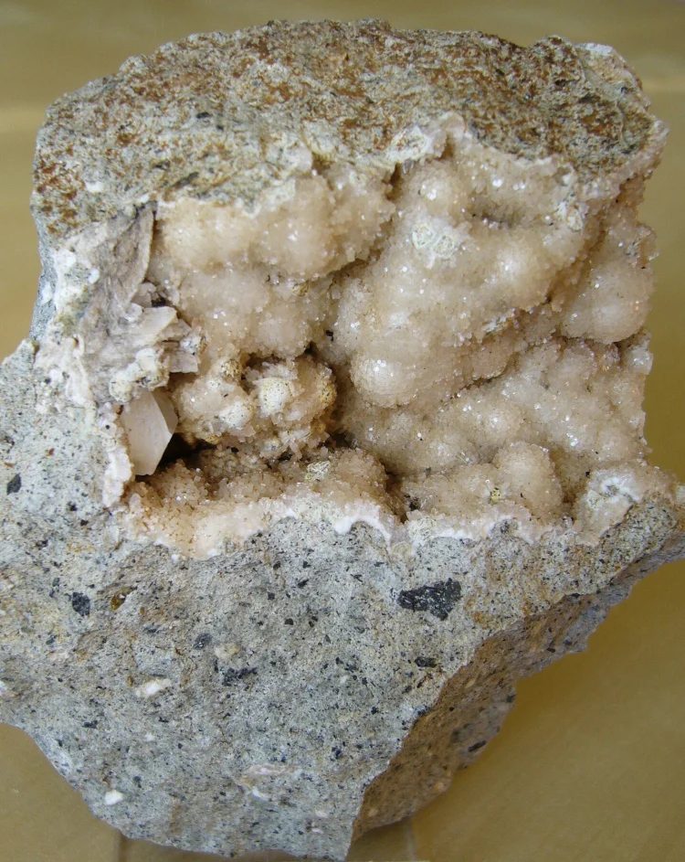 Thomsonite