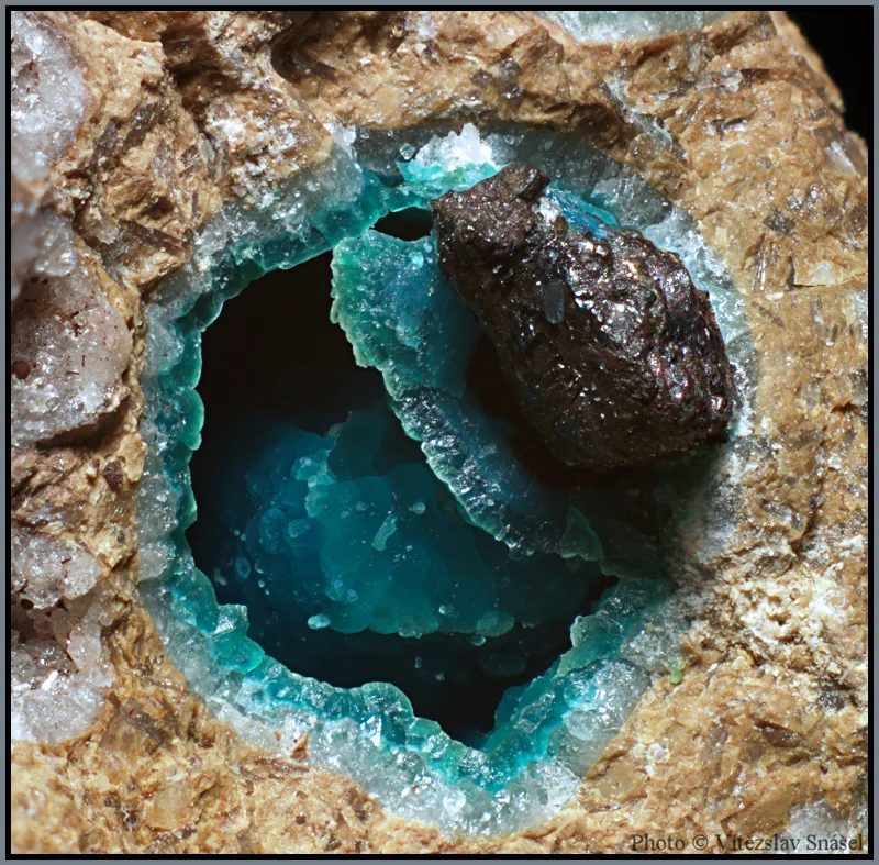 Chrysocolla, Cuprite