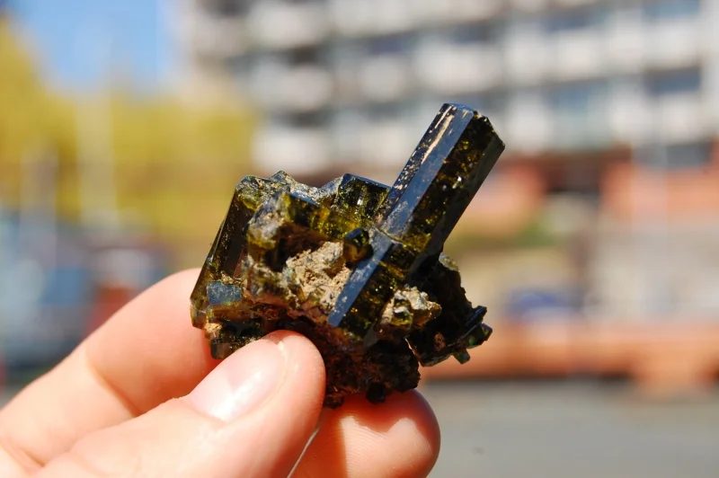 Mineral photo of Epidote from locality Pfarrerb, Czech Republic