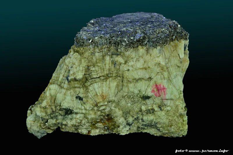 Topaz (var. pyknite)