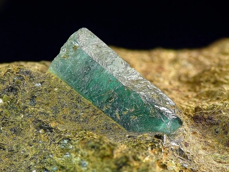 Beryl (var. emerald)