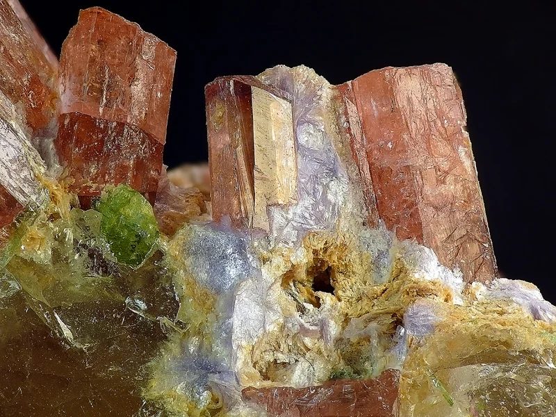 Mineral photo of Elbaite (var. rubellite), Lepidolite from locality Minas Gerais, Brazil