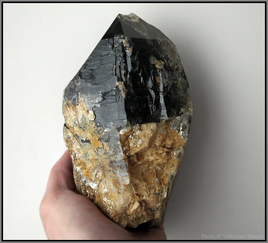 Quartz (var. smoky)