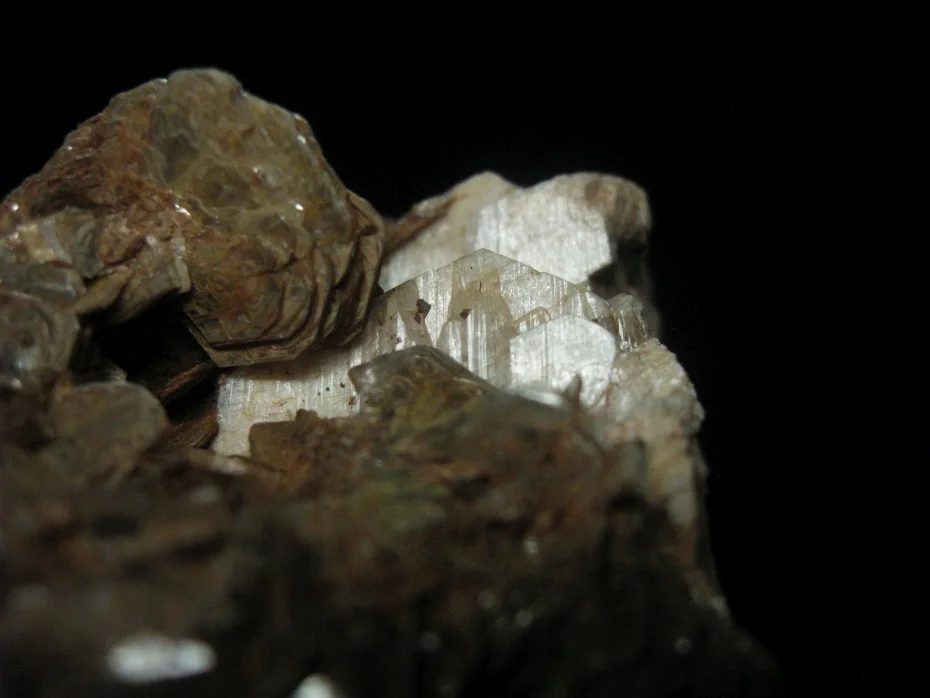 Albite, Muscovite