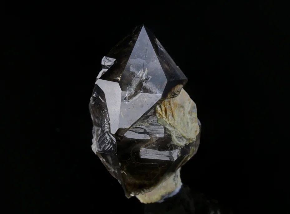 Quartz (var. smoky)