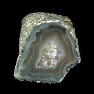 Mineral photo of Agate from locality Frýdštejn, Czech Republic