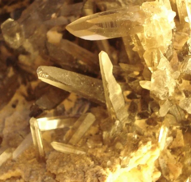Mineral photo of Quartz (var. smoky) from locality Dzunbayan, Mongolia