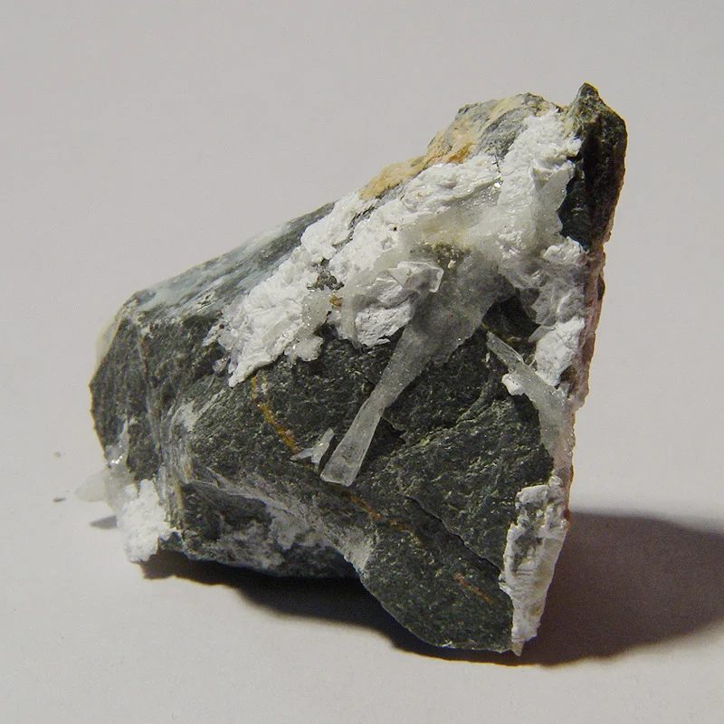 Mineral photo of Brassite, Rösslerite from locality Jáchymov, Czech Republic