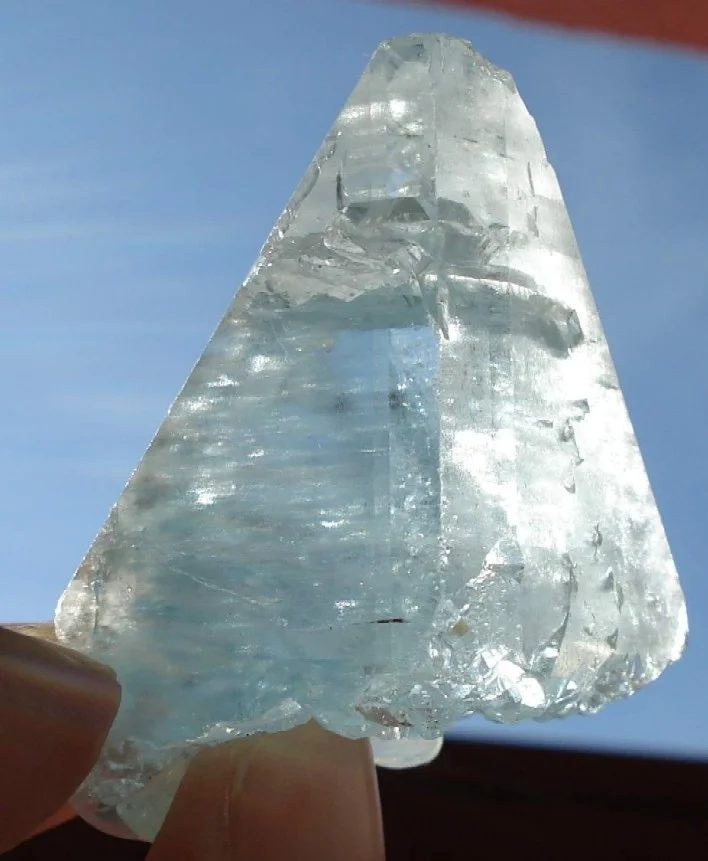 Mineral photo of Topaz from locality Virgem de Lapa, Brazil