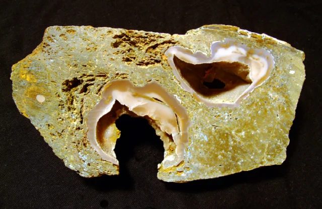 Quartz (var. chalcedony)