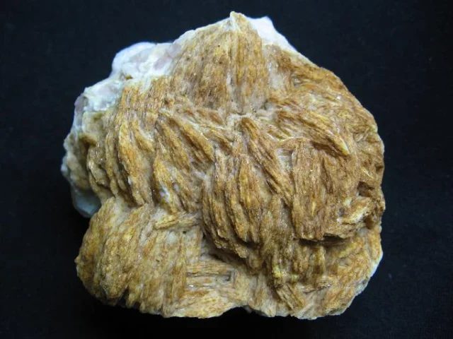 Mineral photo of Baryte from locality Běstvina, Czech Republic