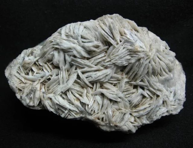 Mineral photo of Baryte from locality Běstvina, Czech Republic