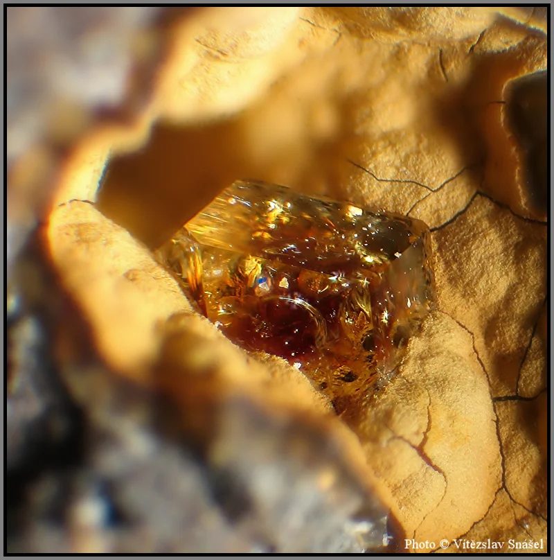 Mineral photo of Paulingite-(Ca) from locality Vinařice, Czech Republic