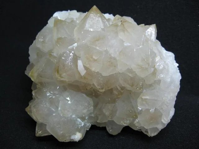 Mineral photo of Quartz (var. citrine) from locality Běstvina, Czech Republic