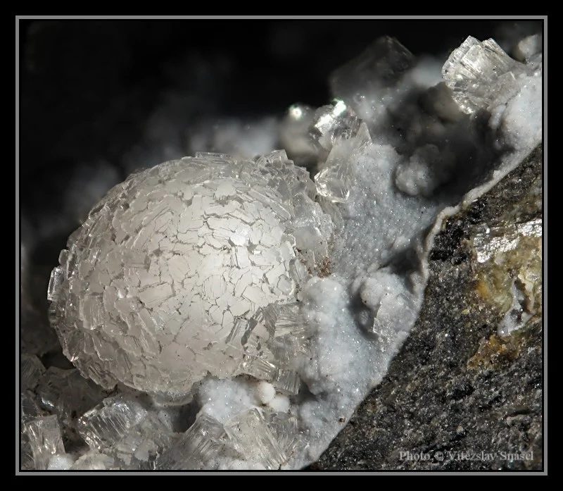 Thomsonite-(Ca)