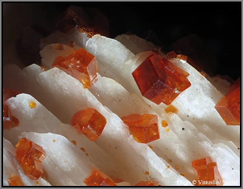 Mineral photo of Baryte, Vanadinite from locality Mibladen, Morocco