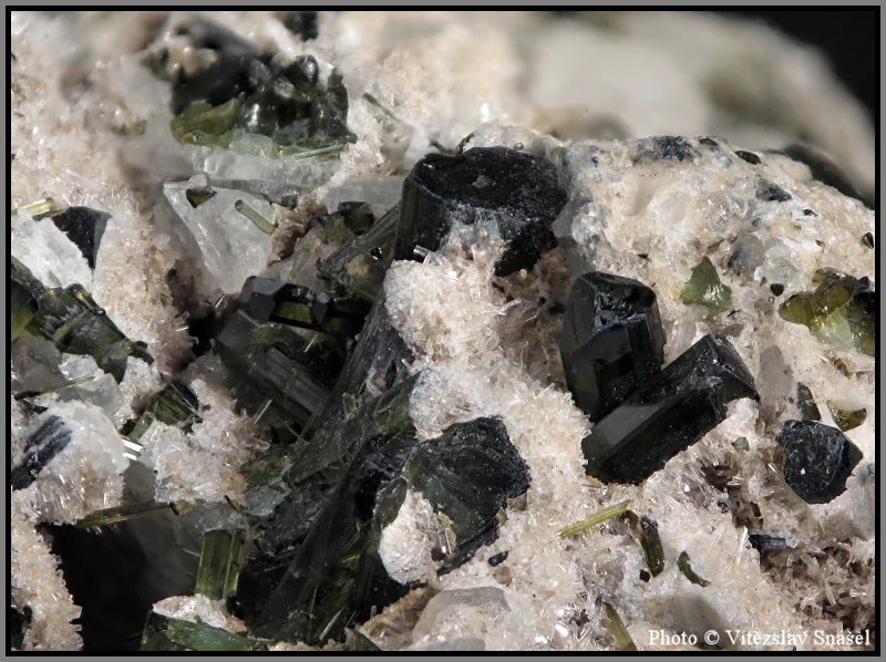 Mineral photo of Elbaite (var. verdelite) from locality Minas Gerais, Brazil