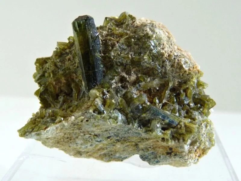Mineral photo of Epidote from locality Sobotín, Pfarrerb, Czech Republic