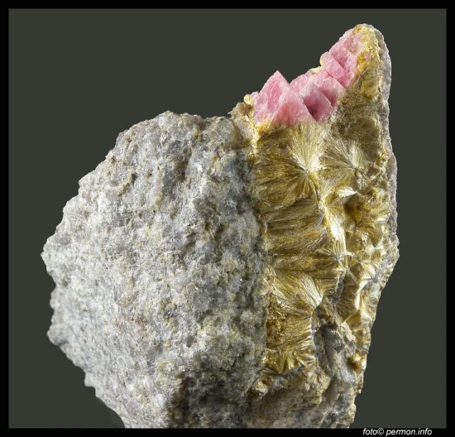 Carpholite, Rhodochrosite