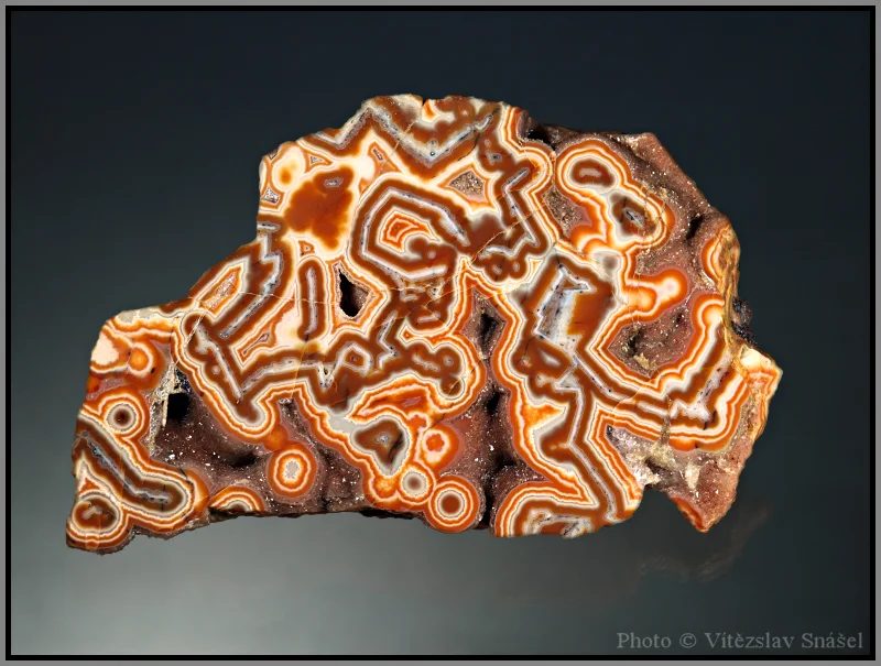 Mineral photo of Agate, Quartz (var. amethyst) from locality Horní Halže, Czech Republic