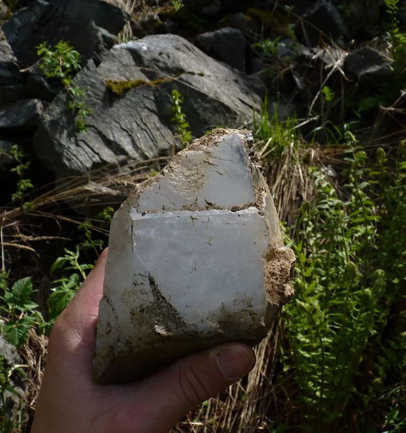 Mineral photo of Quartz (var. rock crystal) from locality Vernířovice, Czech Republic