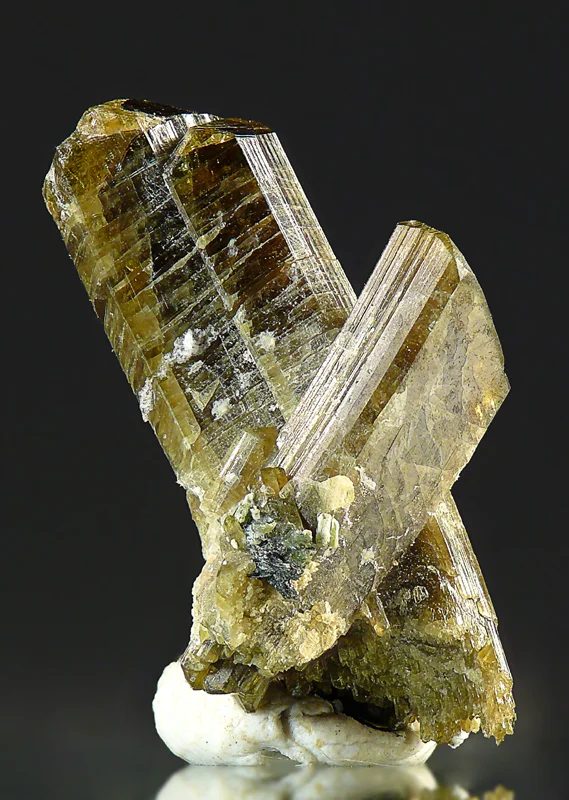 Mineral photo of Epidote from locality Mýtinka, Czech Republic