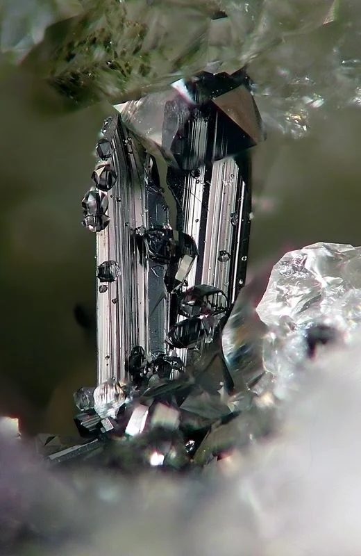 Ferberite, Quartz