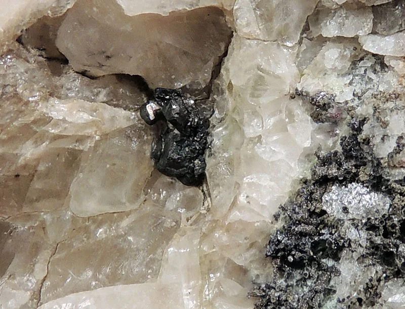 Calcite, Pyragyrite, Rammelsbergite