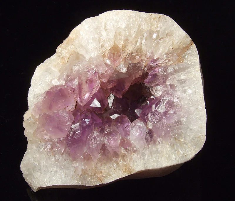Mineral photo of Quartz (var. amethyst) from locality Rváčov, Czech Republic